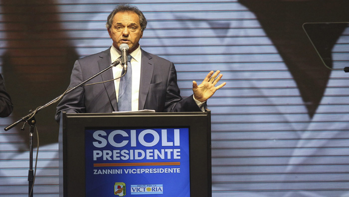Daniel Scioli y Mauricio Macri se enfrentaron este domingo 25 de octubre en la contienda electoral que será definida el próximo 22 de noviembre en segunda vuelta.