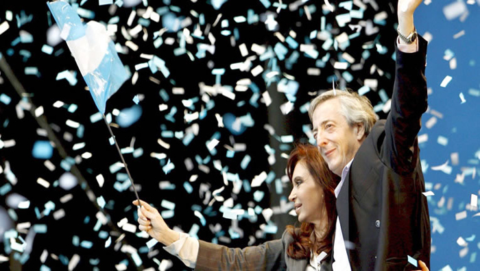 Néstor Kirchner junto a Cristina Fernández lograron sacar a la Argentina de los peores momentos de su historia.