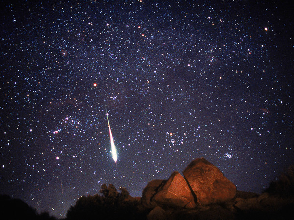 Se podrá observar meteoros muy brillantes a gran velocidad, incluso a 250 mil kilómetros por hora.