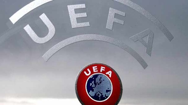 La UEFA decidirá en el próximo mes de enero si se debe o no aplicar la tecnología en la línea.