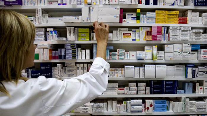 Representantes del sector farmacéutico firmaron con el Gobierno acuerdos para la producción de medicamentos en el país.