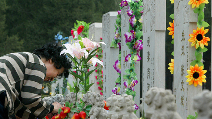 Autoridades del Ayuntamiento de Beijing pagarán 611 dólares a las personas que decidan esparcir las cenizas de sus familiares fallecidos sobre el mar.