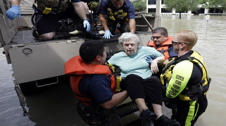 La alerta de inundación para Houston permanecerá en vigor hasta la mañana del próximo miércoles, reportó la Oficina de Manejo de Emergencias de la ciudad.