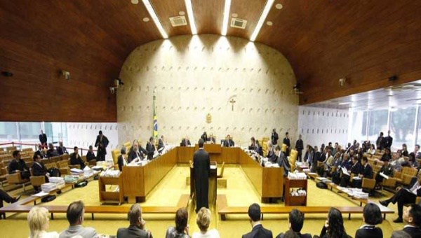 STF sesionará este jueves antes de que el Senado vote el juicio político contra Rousseff.