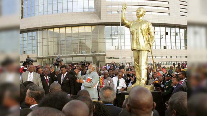 Una estatua en honor a uno de los líderes políticos de la independencia de Ghana, Kwame Nkrumah.