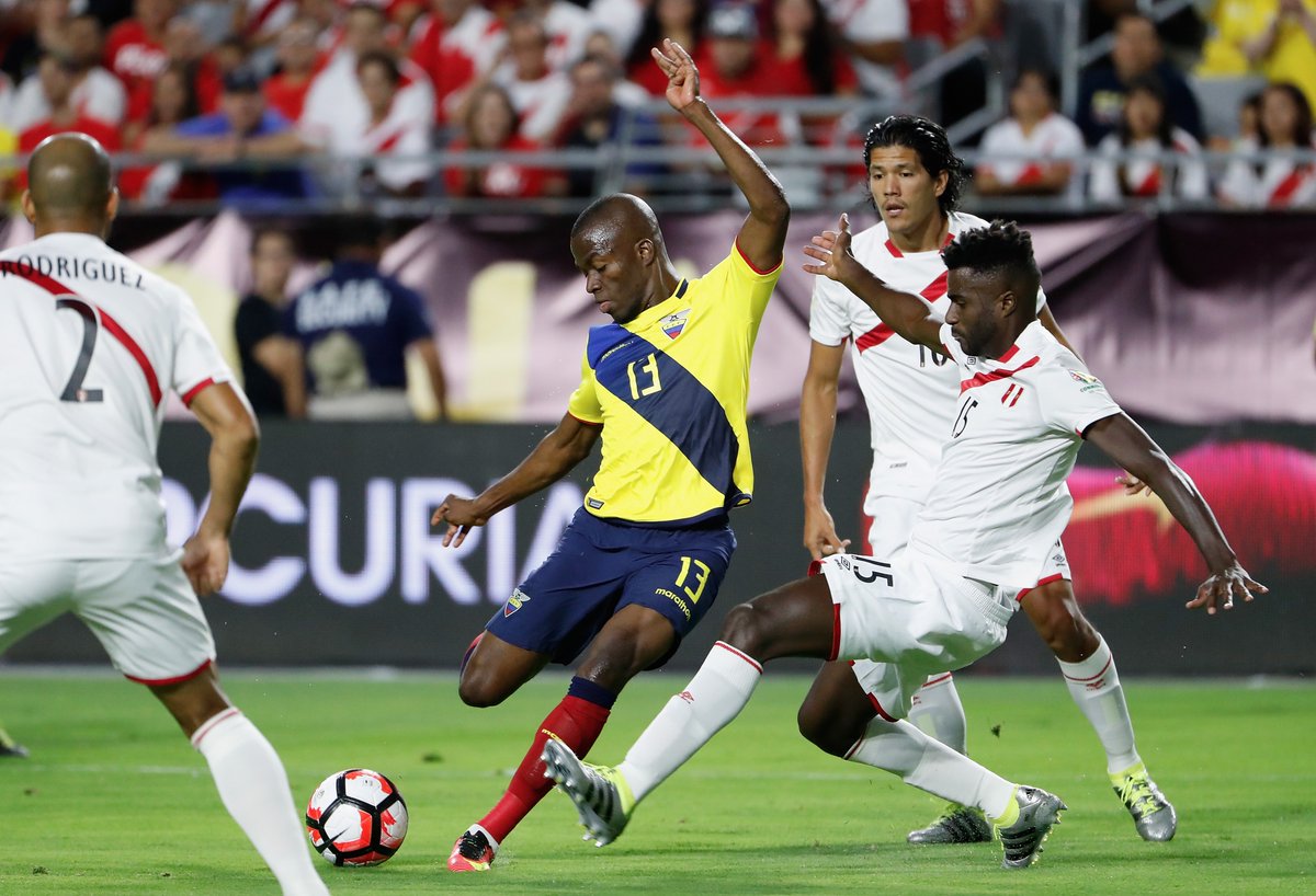 Perú tenía el boleto a 4tos con el 2-0, pero Ecuador se lo empató 2-2 en un partido emocionante.