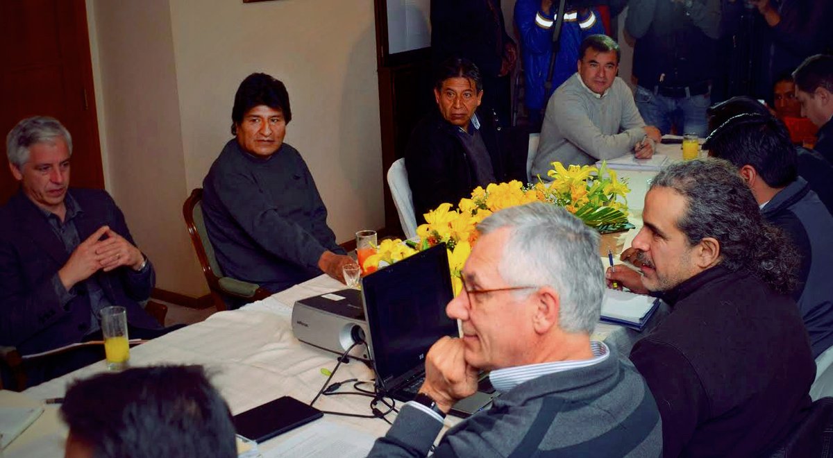 Bolivia sostiene que las aguas del Silala nacen en el departamento de Potosí y que Chile aprovecha ilegalmente el recurso porque ha desviado el curso de las aguas.
