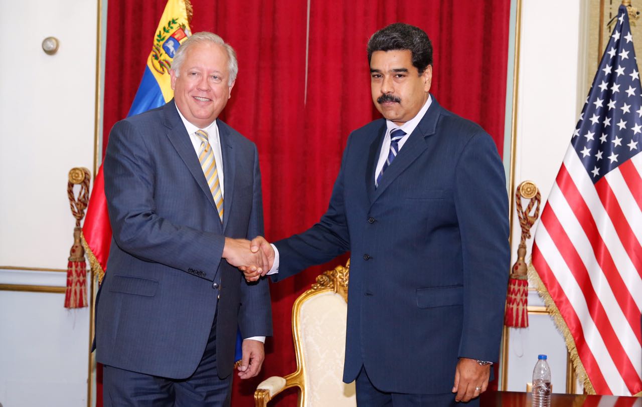 Thomas Shannon y Nicolás Maduro se reúnen en Caracas