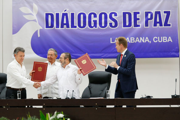 El delegado de negociaciones de las FARC-EP aseguró que Cuba y Noruega garantizan el proceso de paz entre las partes.
