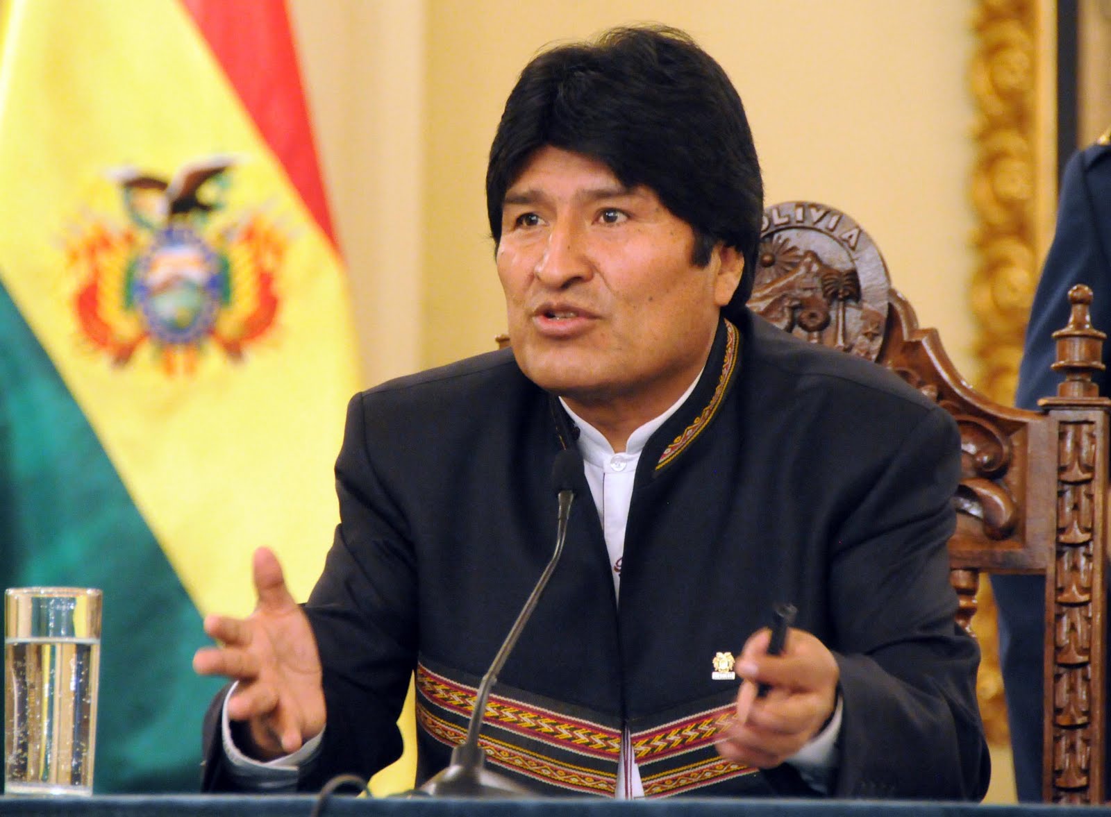 Morales le recordó a las autoridades que su país no exige visado para ingresar a su territorio.