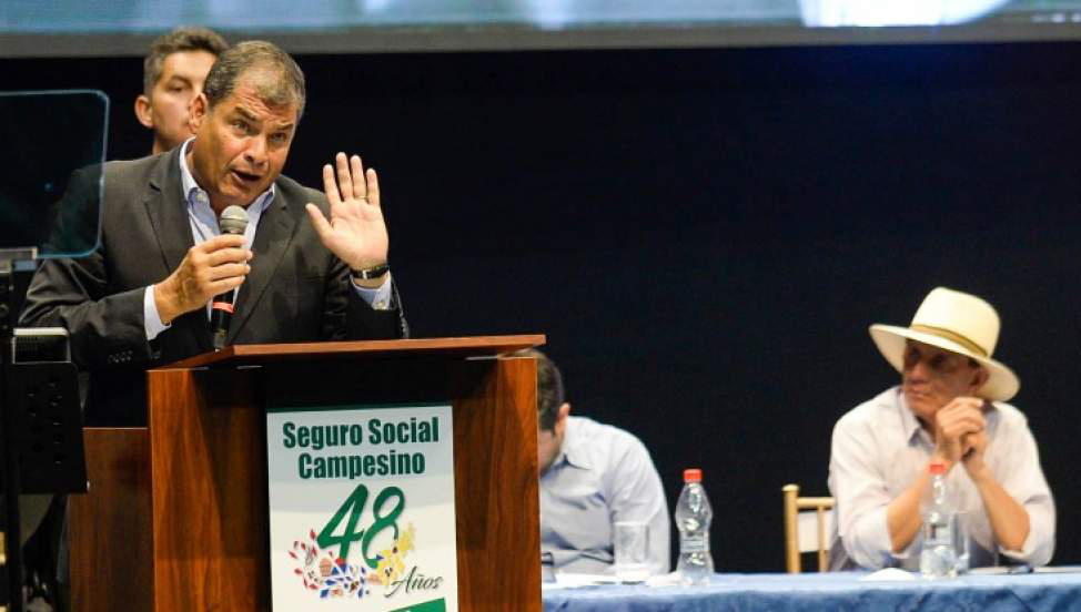 Rafael Correa estuvo presente en un acto por los 48 años del Seguro Social Campesino.