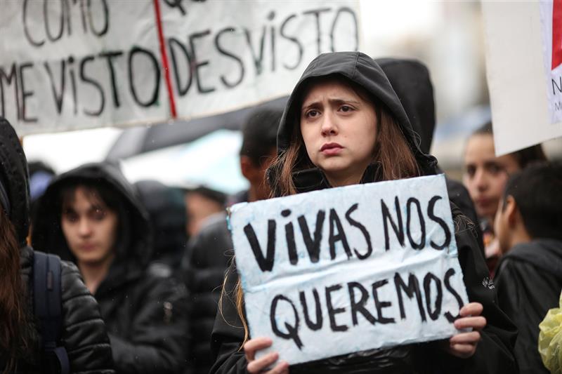 #VivasNosQueremos, se escucha en la manifestación en contra de la violencia de género en Argentina.