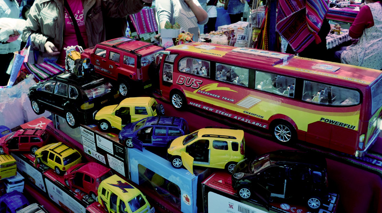 Entre las miniaturas destacan distintos tipos de automóviles.