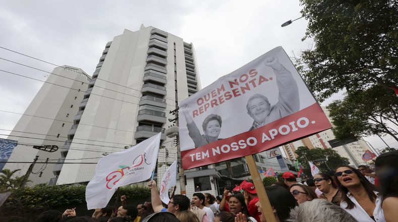 La policía militar de Brasilia negó una marcha hoy a favor de Dilma Rousseff y Lula da Silva. 