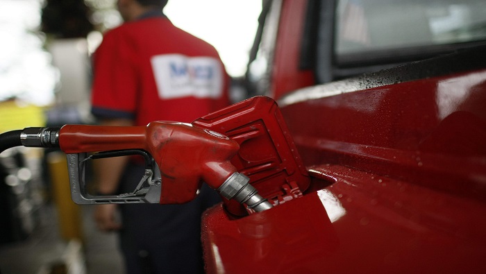 2.56 dólares es el nuevo precio de la gasolina por galón en Bogotá.