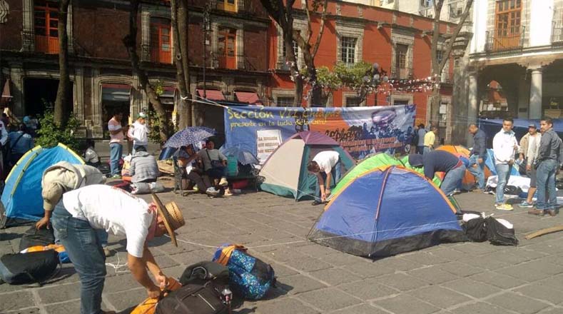 CNTE dijo no temer a los despidos y esperan reforzar las acciones de protesta el próximo lunes.