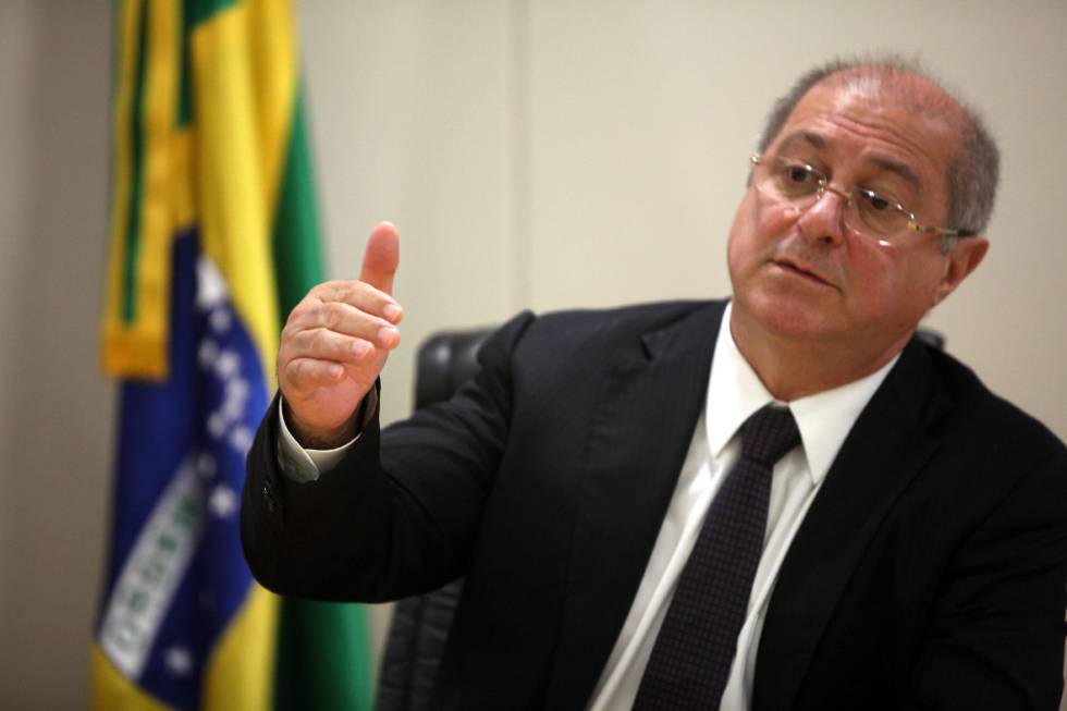 Exministro de Planificación en la gestión de Lula da Silva, Paulo Bernardo Silva, fue detenido a modo preventivo por caso de corrupción.