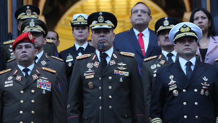 El ministro de Defensa instó a luchar por la paz en Venezuela.