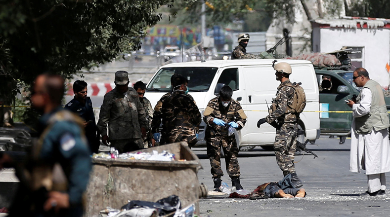 La protesta transcurría entre fuertes medidas de seguridad: fueron clausurado el centro de Kabul levantando controles y barricadas de palés y varios helicópteros sobrevuelan la ciudad, pero la manifestación era pacífica.
