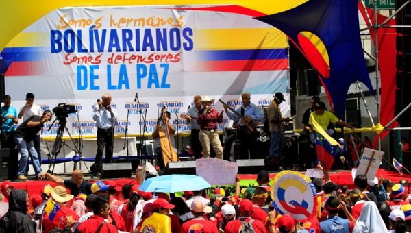 Colombianos en Venezuela se unen a la lucha contra el guerra económica en Venezuela.