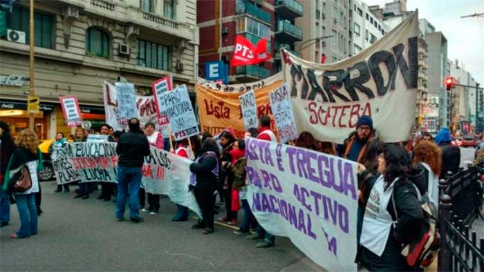 Maestros de Argentina alzan sus voces contra el tarifazo de Macri.