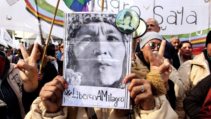 Luego de que la dirigente indígena acampara en la Plaza Belgrano para protestar ante la negativa de diálogo del gobernador de la provincia de Jujuy, Gerardo Morales, fue trasladada a la comisaría de la Mujer.