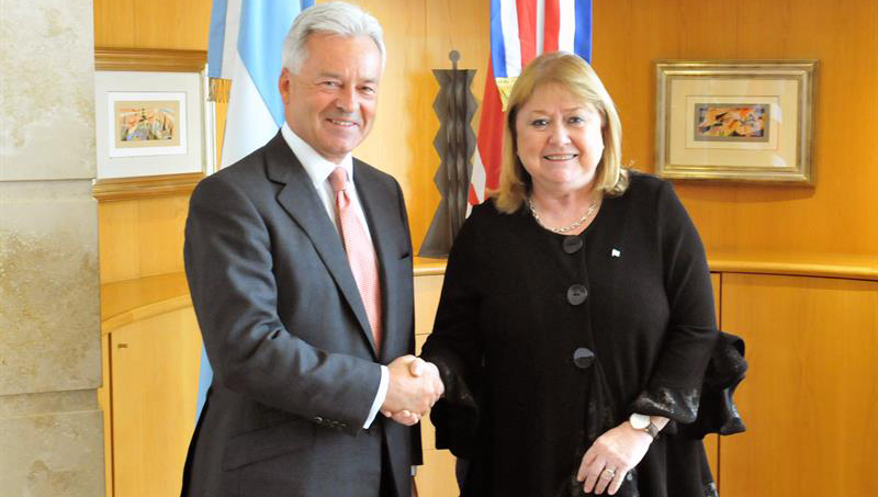 Días atrás Malcorra (der.) se reunió con el ministro de Estado para América Latina de la Cancillería británica, sir Alan Duncan.
