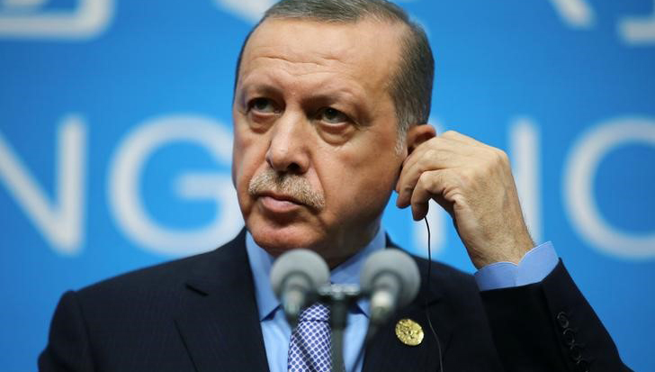Erdogan mantiene sus ataques a los kurdos.