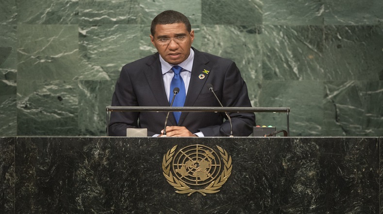 El primer ministro de Jamaica expresó que la paz y la seguridad son un mecanismo de desarrollo sostenible que debe asegurar el progreso en la sociedad.