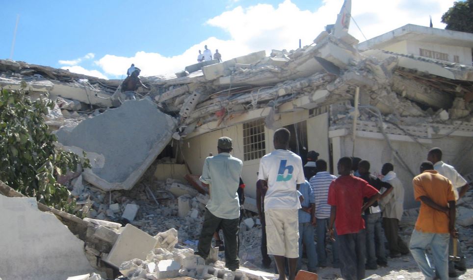 Derrumbe de edificio en Haití