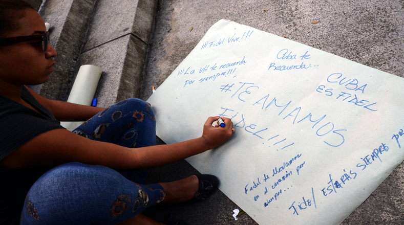 Los mensajes de un pueblo que admira a su líder se han regado por todas las calles en Cuba.