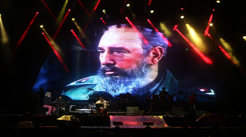 El líder histórico de la Revolución Cubana, Fidel Castro, fue homenajeado en el Festival Suena Caracas.