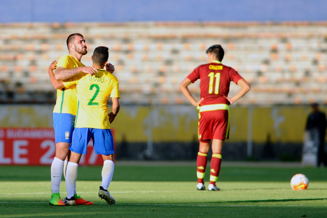 Brasil aspira a conseguir los tres puntos para clasificar al mundial.