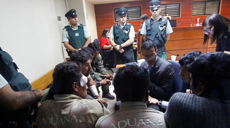 Desde Bolivia señalan que Chile está quedando mal ante la comunidad internacional por la detención de estos funcionarios.