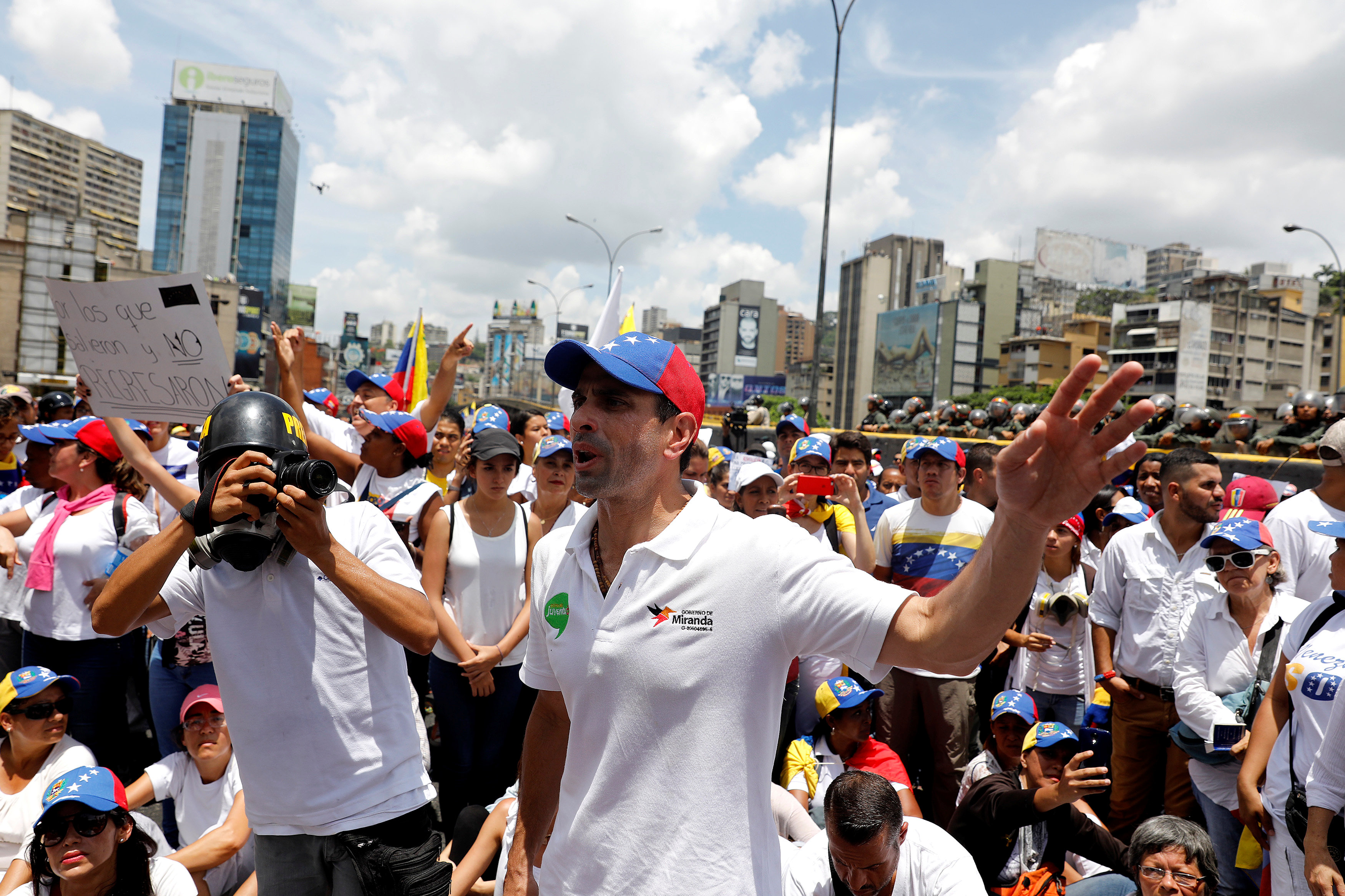 En la “valiente oposición democrática” venezolana, el guion puede prescindir de los hechos.