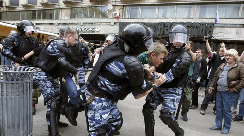 El llamado a la manifestación ha sido considerado una "provocación" por las autoridades, debido a que en la calle Tverskaya, realizaban celebraciones populares por el Día de Rusia.