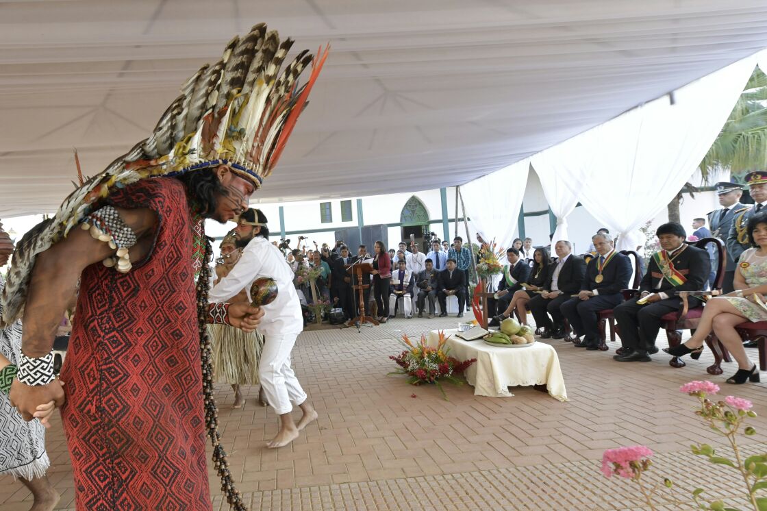 El presidente Evo Morales participa junto a otras autoridades en las actividades en conmemoración de la independencia de Bolivia.