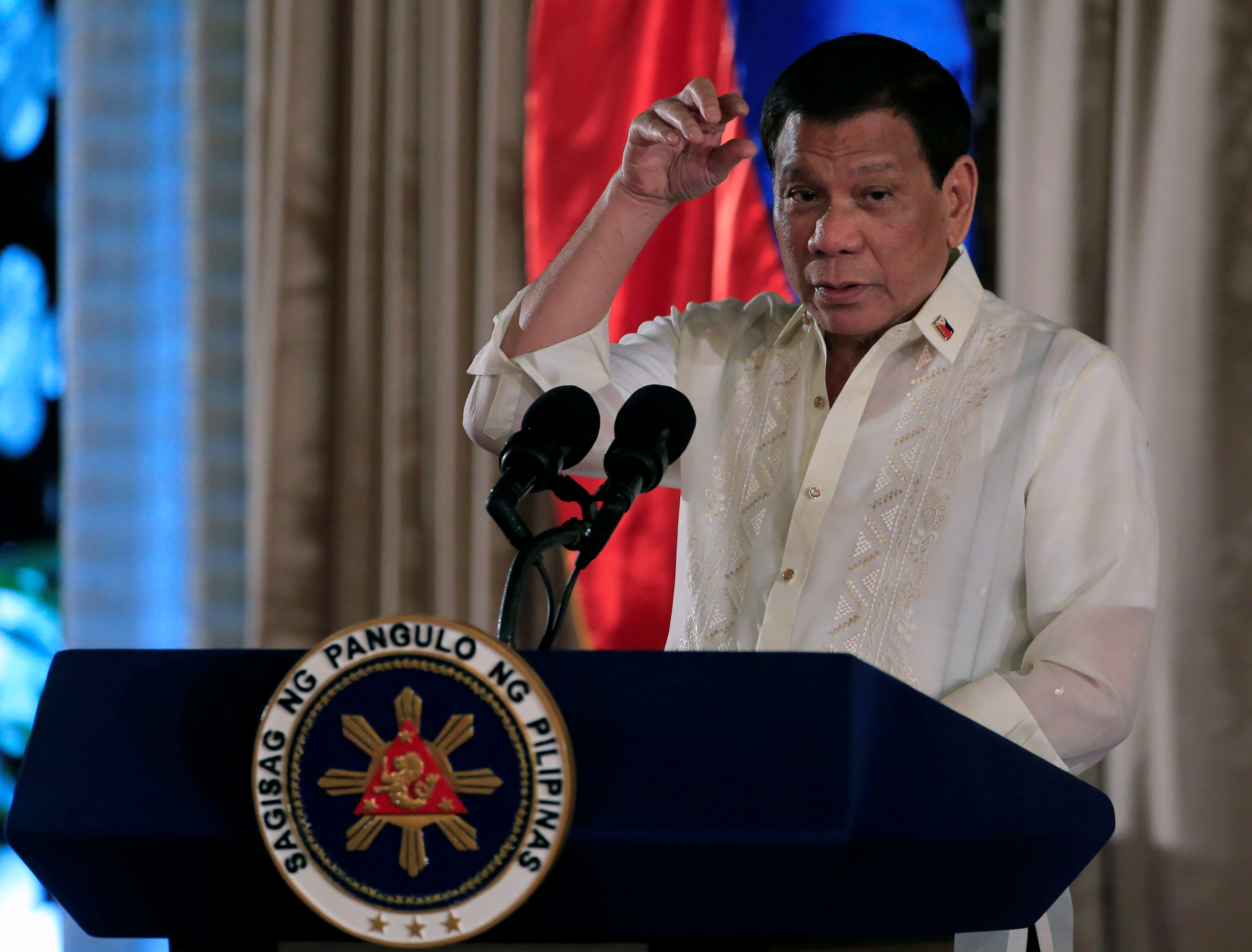 Duterte tienen inmunidad penal debido a su rango político.