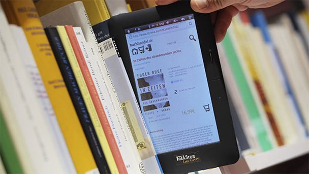 Los libros digitales son menos costosos y ecológicos, ¿pero qué tan efectivos resultan cuando se trata de aprender un conocimiento?