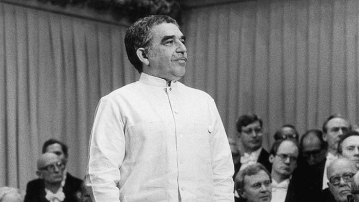 García Márquez vistió el liqui-liqui caribeño en vez del tradicional frac.