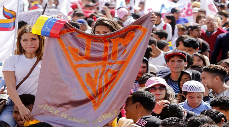 El ministro del Poder Popular para la Juventud y el Deporte, Pedro Infante, felicitó a los estudiantes que con “dedicación se forman para construir la Venezuela Potencia, con la mejor herramienta “la educación” ¡Que vivan los estudiantes!”.