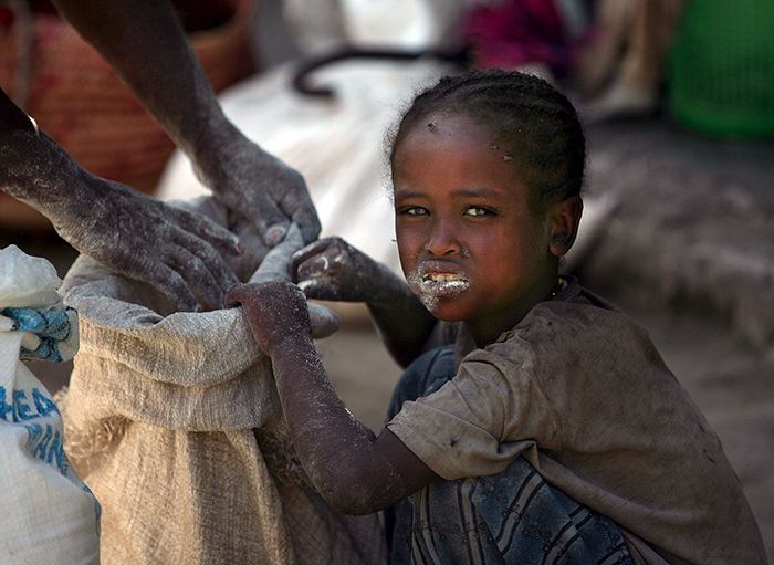 Las sequías y los conflictos internos de los países del continente africano ocasionan crisis alimentarias.