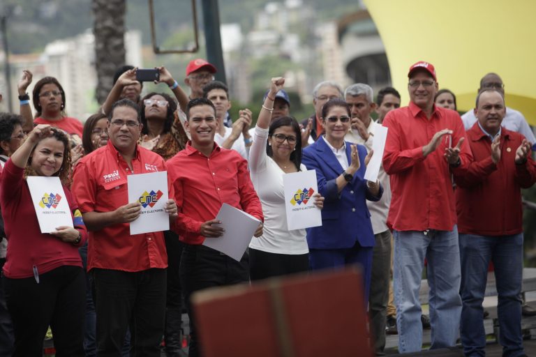 En la rueda de prensa Delcy Rodríguez destacó la participación de los venezolanos en las elecciones municipales.