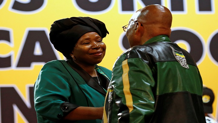 Entre los principales candidatos se encontraban El vicepresidente Cyril Ramaphosa y la exministra del gabinete Nkosazana Dlamini-Zuma.