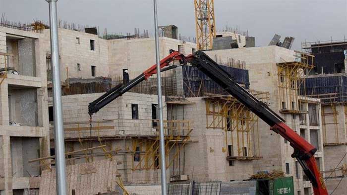 Para los palestinos es muy difícil conseguir permisos de construcción del Gobierno israelí, que además les cobra por demoler sus casas para instalar sus colonias.