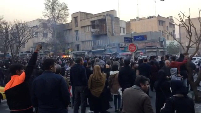 Las protestas violentas en Irán han dejado decenas de muertos y numerosos detenidos.