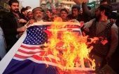 En Pakistán la población se manifestó en contra de las declaraciones de Donald Trump, por lo cual quemaron la bandera de Estados Unidos.
