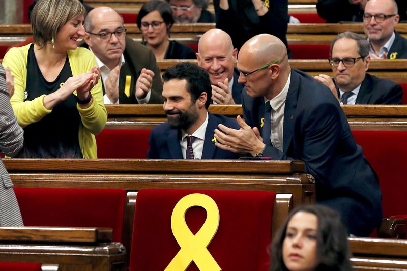 Roger Torrent se ha convertido en el noveno presidente del Parlamento de Cataluña.  