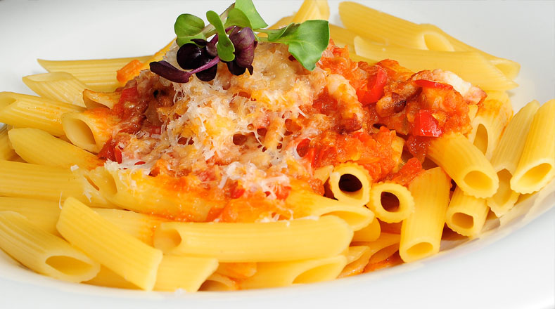 La pasta es un símbolo muy importante en la cocina italiana.