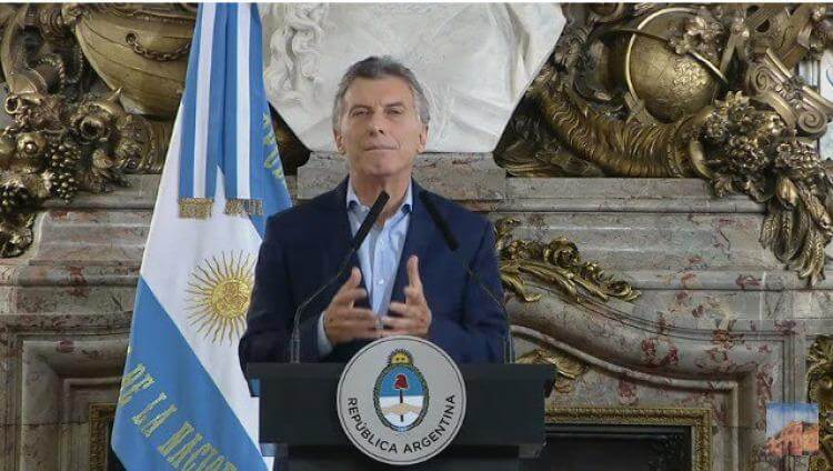 El presidente argentino anunció nuevas medidas para la reducción del gasto público.